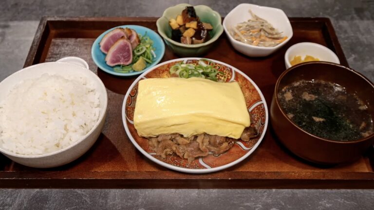 卵1日200個使用！驚異的な人気を誇るだし巻き卵がヤバ過ぎた丨Japanese Street Food