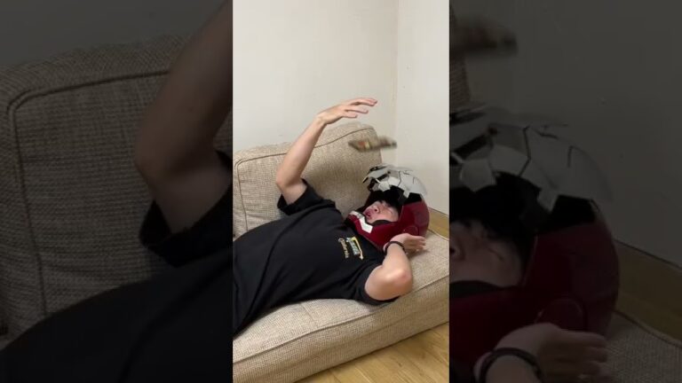 落ちてくるiPhoneから顔面を守る装置【アイアンマン】#shorts