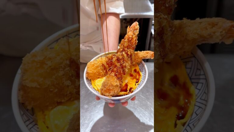 エビを３本束ねて揚げた超極太海老フライ丼🍤🍚 #東京グルメ #japanesefood