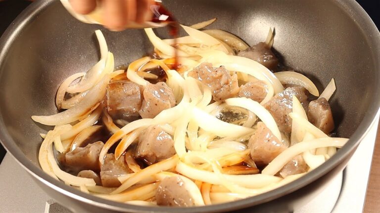 【こんにゃく料理】こんにゃくと玉ねぎの生姜焼きの作り方｜簡単料理