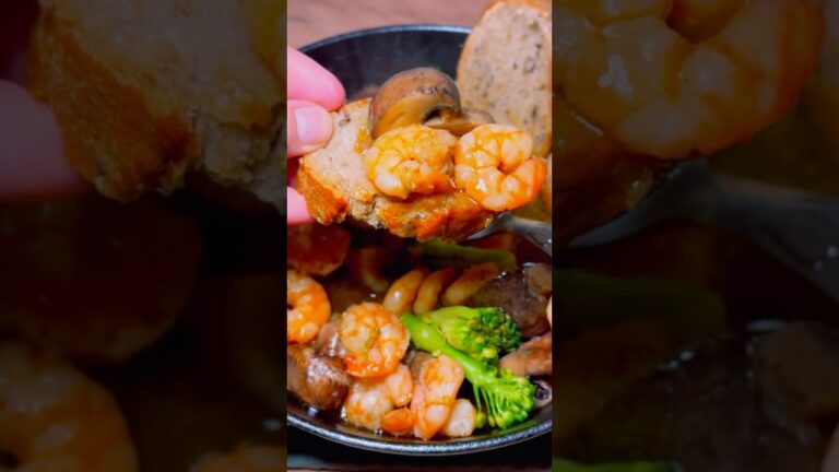 Garlic Shrimp & Veggie ajillo / エビのアヒージョ