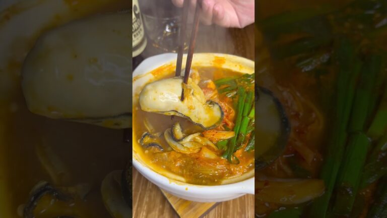 牡蠣とキムチでピリッと美味しい鍋🍲#おうちごはん #海鮮料理 #魚料理 #asmr #seafood #牡蠣