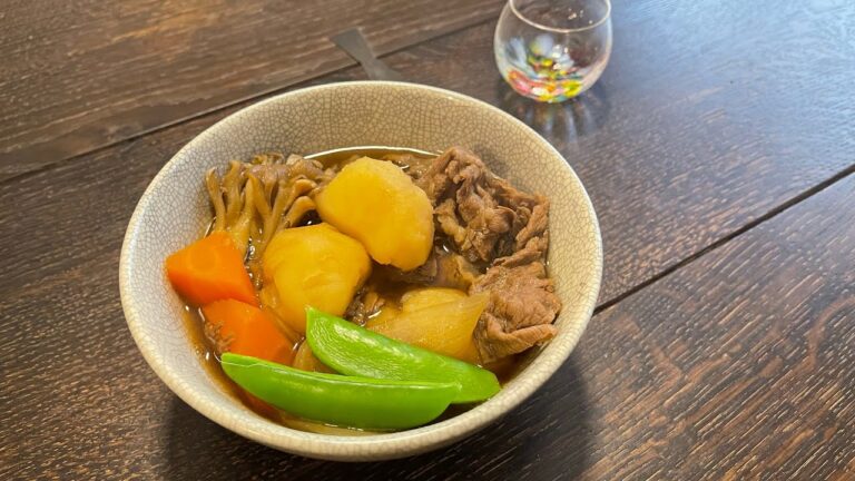 煮汁も一緒に完食…日本酒に合う肉じゃが