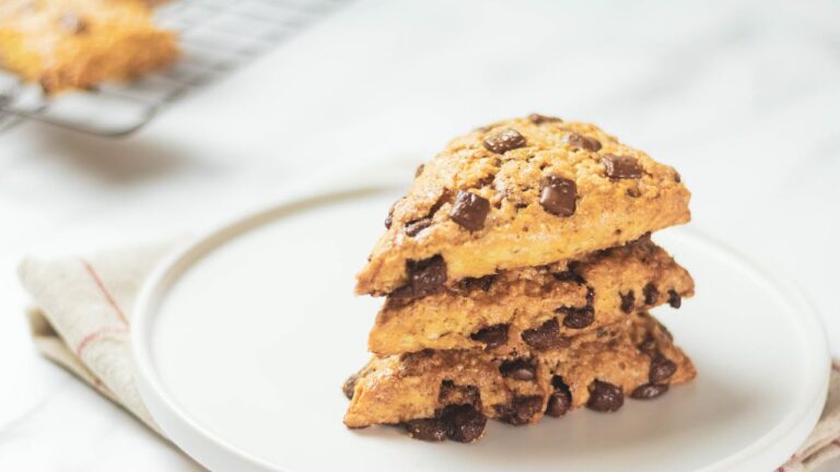 オートミール入りでザクザク！スタバ風チョコチップスコーンの作り方