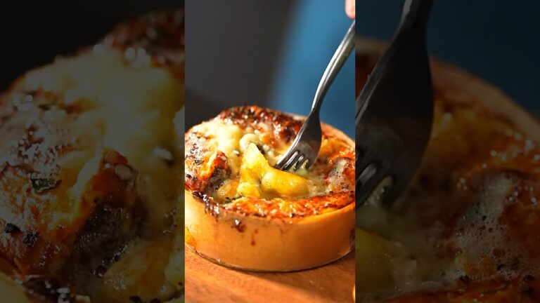 カマンベールは、丸ごと焼いてフォンデュにすると反則です。#shorts