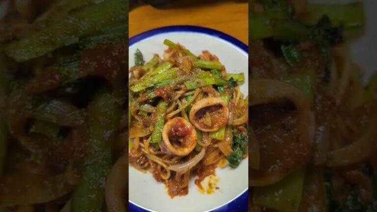 手作りトマトソースをつかったイカと小松菜のペスカトーレ