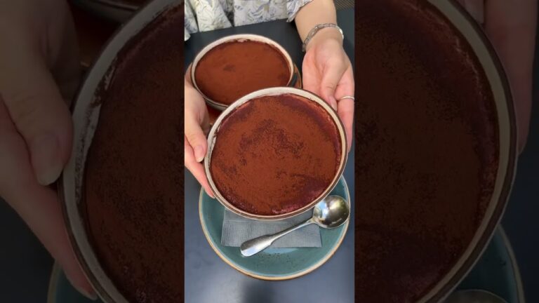 東京で1番大きいとろとろティラミス☕  何回食べてもおいしすぎる  #東京グルメ #tiktokグルメ #ティラミス #japanesefood #おすすめ #trending #shorts