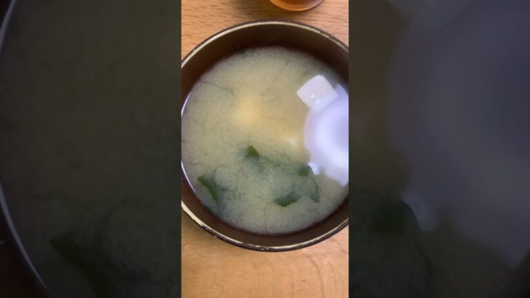 本日の味噌汁　#料理 ＃豆腐　＃わかめ
