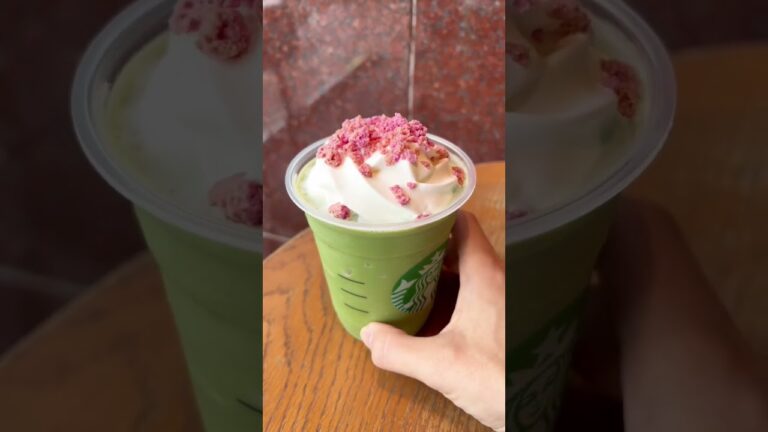 今日(3/1)発売のさくら咲くサク抹茶フラペチーノ® 抹茶と上に乗ってるストロベリーマカロンがサクサクでおいしかった #スタバ #スタバ新作 #抹茶 #shorts