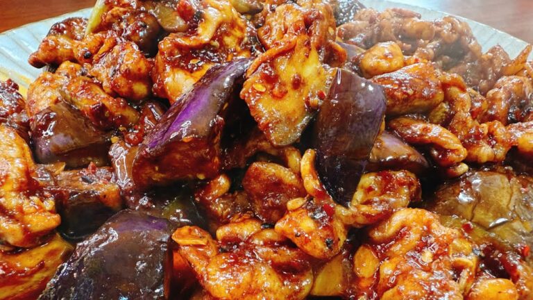 【5分炒めるだけ】“今まで食べた茄子と豚こま料理で一番ごはんとお酒がすすむ！”とベタ褒めされた『ヤバい豚ナス（やみつき麻辣味噌炒め）』