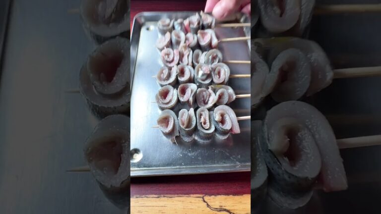 鰯の串焼きに舌鼓 #shorts