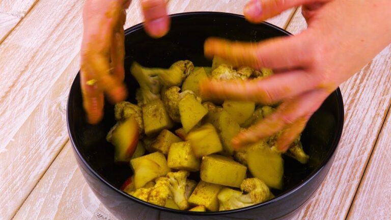 栄養たっぷり！ドイツの定番料理ローストポーク｜シュバイネブラーテンのりんご詰め