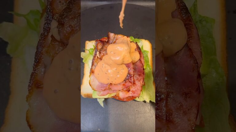 BLTアボカドホットサンド🥪