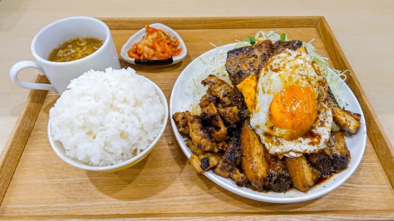 大盛り無料！男の欲望を満たす厚切りチャーシュエッグ丼に爆食いアニキが殺到する！