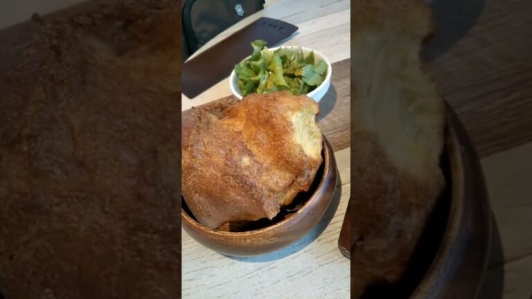 cafe diner ★pop over あっつあつの四種のチーズグラタン＆ポップオーバー＆サラダでございます★