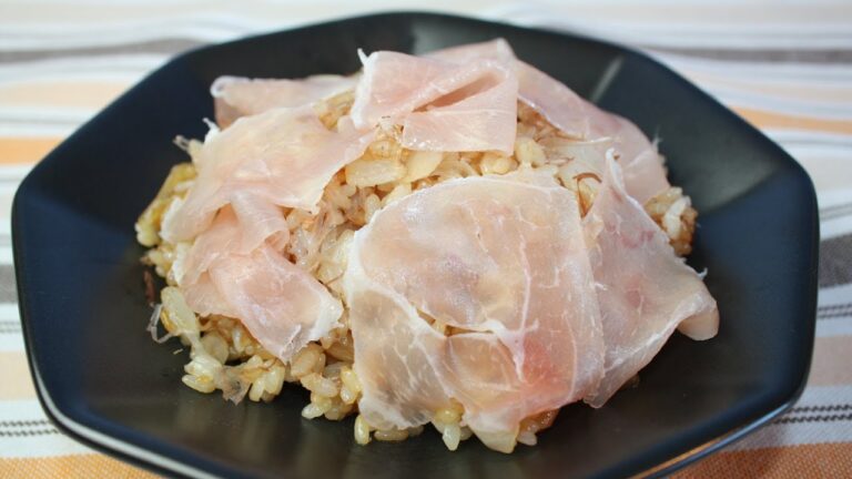 新玉ねぎと生ハムのチャーハン