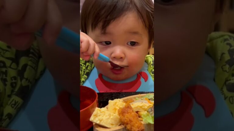 エビフライうま・うまぁ🍤🧡 #shorts #赤ちゃん #男の子 #たべる #食いしん坊 #おいしい#海老 #海老フライ