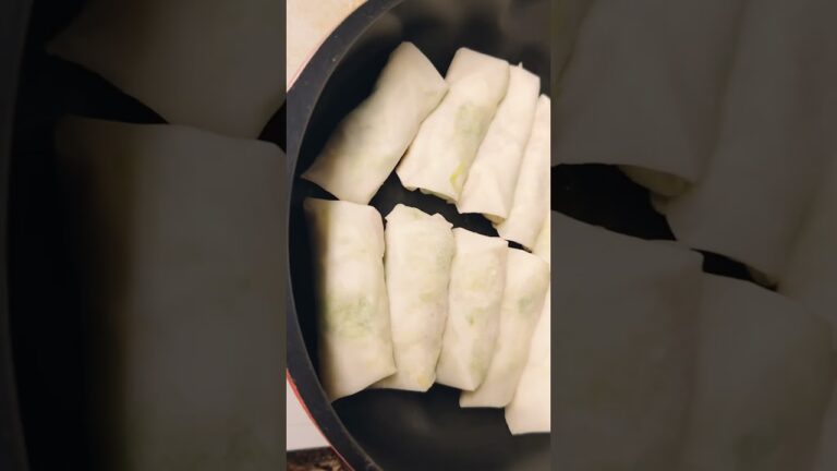 キャベツと海老の春巻きをつくるおばあちゃん（ショートバージョン）#春巻き #キャベツレシピ #キャベツ料理 #田舎のお母ちゃん#おふくろの味