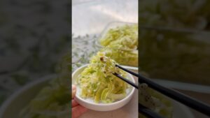 春キャベツうま塩ラペ#簡単レシピ #料理 #まいにちごはん #おつまみ #今日の晩ごはん #副菜 #おうちごはん #キャベツ #春