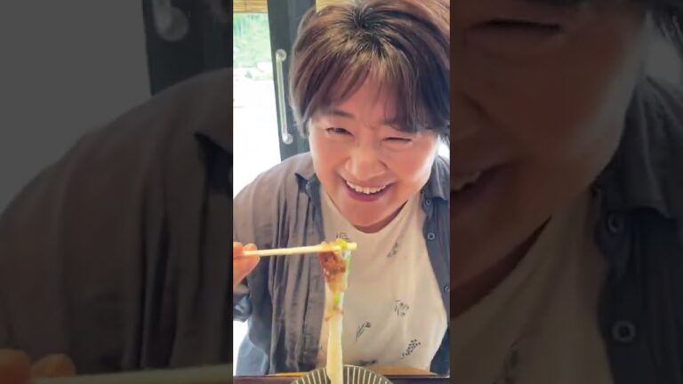【もちもちでのびーる牛餅丼】@道の駅Beef rice cake bowl that grows chewy