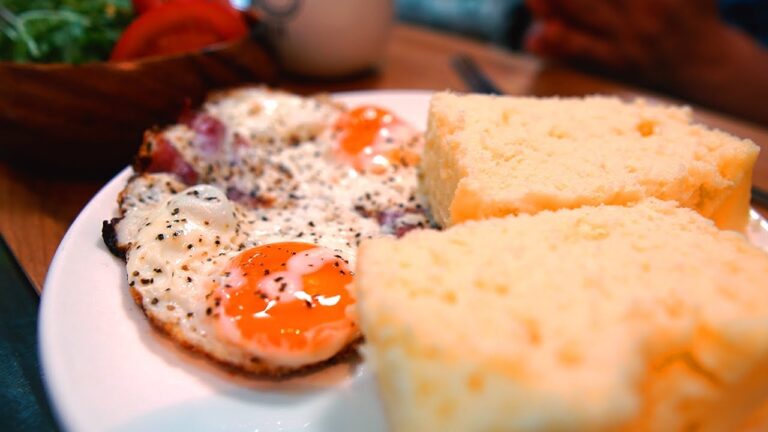 ホットケーキミックスの蒸しパンで朝ご飯。