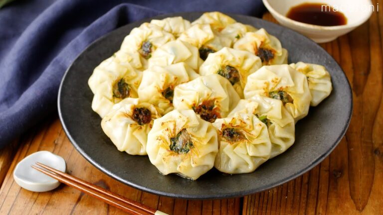 【餃子の皮でニラまんじゅう】豚ひき肉とニラでジューシー！包み方がポイント♪