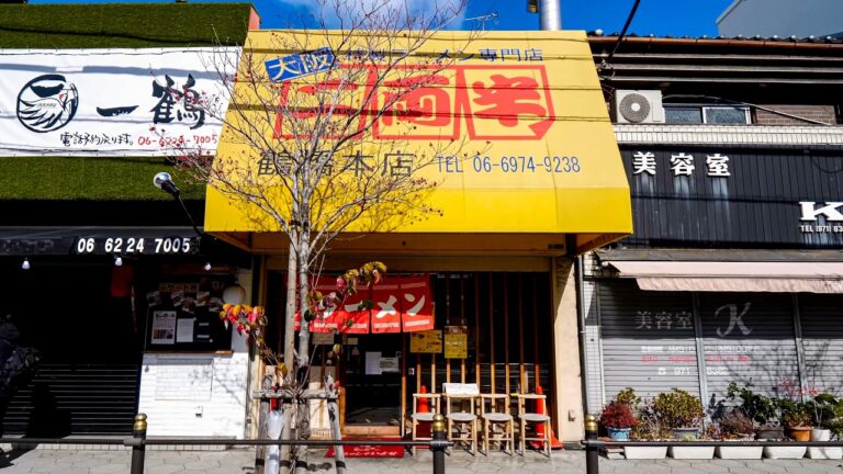 止まらない炒飯ラッシュ！驚異的な人気を誇る駅前ラーメン屋の１日に密着！