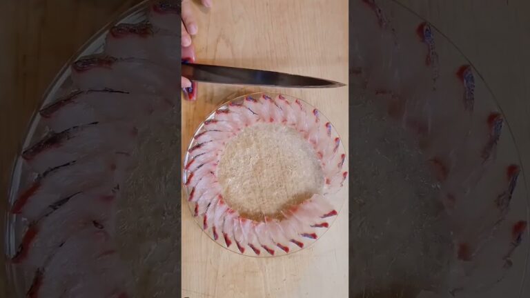 ハマチ刺身もキレイに盛り付けておいしく！  Small yellowtail sashimi. Plating ideas. #刺身 #イナダ