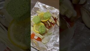 自家製ガーリックバターで作る「鮭のホイル焼き」が神レシピすぎた🐟