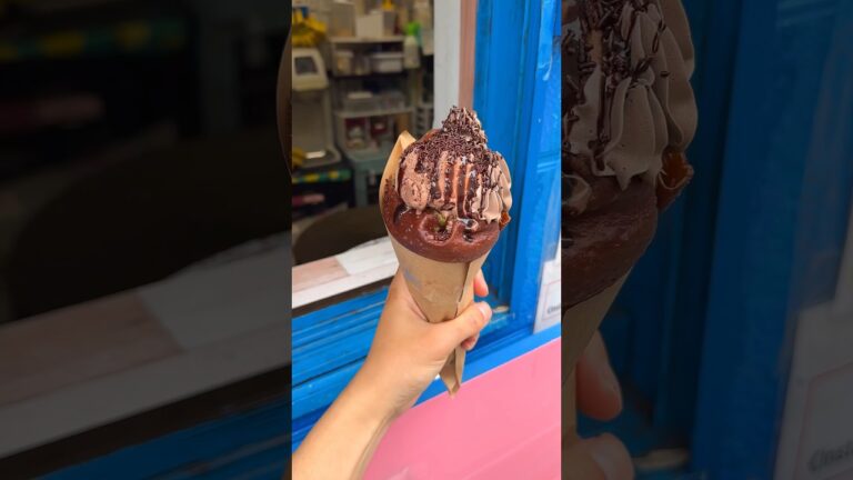 チョコレートをたっぷり使ったクレープ！チョコアイスやチョコソースを盛り付けたクレープは甘党にピッタリ【Rainbow：大阪泉大津】