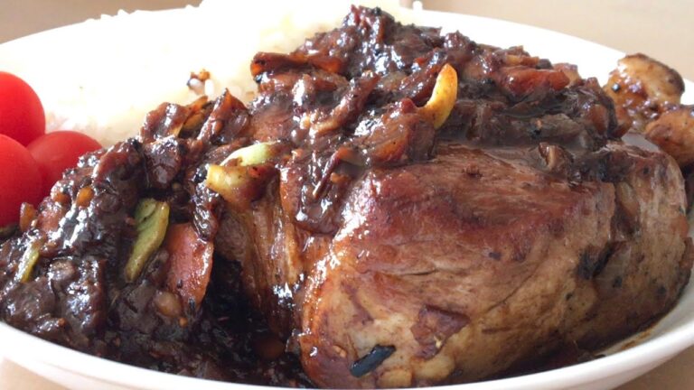 豚肩ロースブロック肉でグローブトンテキ Big pork steak like gloves