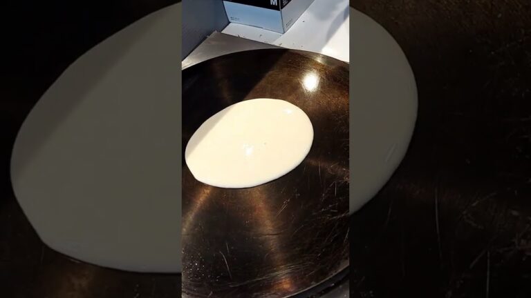 クレープ生地を焼くだけの動画。　#クレープ #スイーツ#カフェ