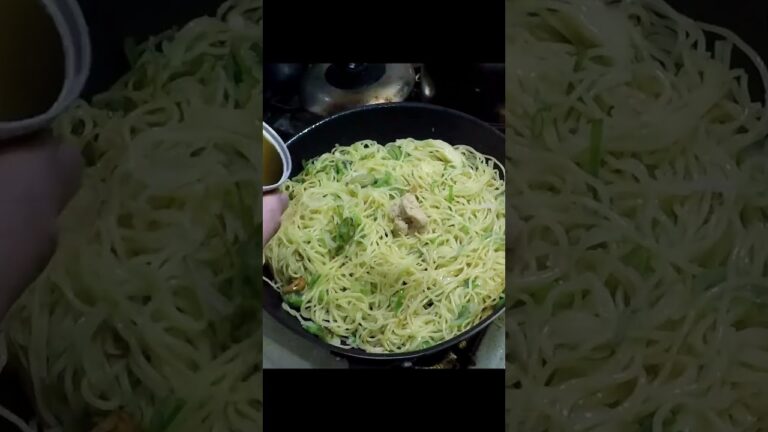 ネギ塩焼きそばを作って食べるだけの動画♪ #shorts  #作って食べる #美味しいご飯