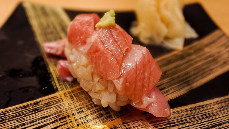 地物中心の珍つまみと握り14カン食べて会計1万円...出張や観光の際にオススメしたい穴場優良店【すし いわ】