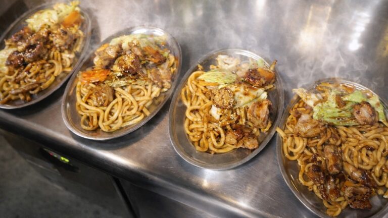 岡山）脱サラ32歳イケメン店主が作る常連が離れられないガツ盛り鉄板屋台が最高すぎた。。