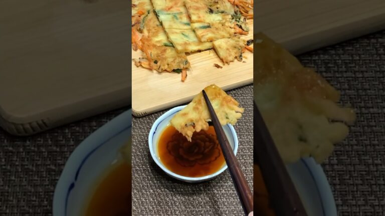 天ぷら衣でチヂミ　#レシピ #レシピ動画 #簡単レシピ #時短レシピ #節約 #節約レシピ #料理 #初心者 #簡単 #時短 #ライフハック #リメイク  #ごはん #おつまみ  詳細は関連動画へ!