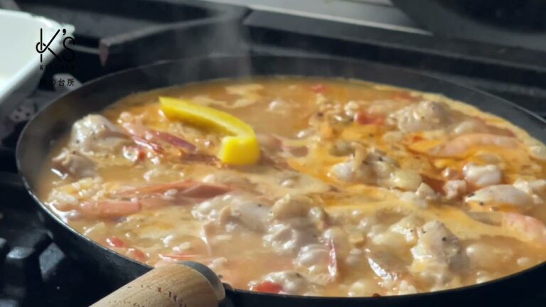 [絆の台所] 　"フライパンでもできる！"タカエビとチキンのパエリア