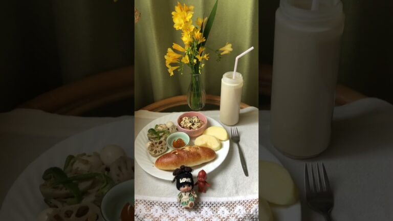 一郎パン（いちじくクリームチーズ）で朝ごはん🥖😋