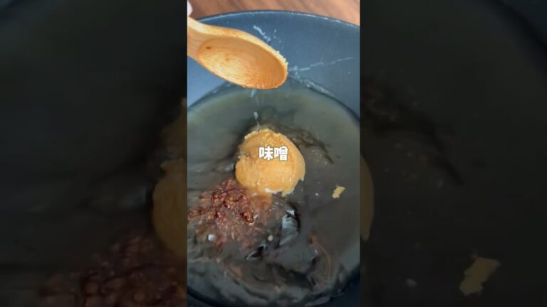 ごはんにもビールにも！鶏もも大根味噌煮込み🍲
