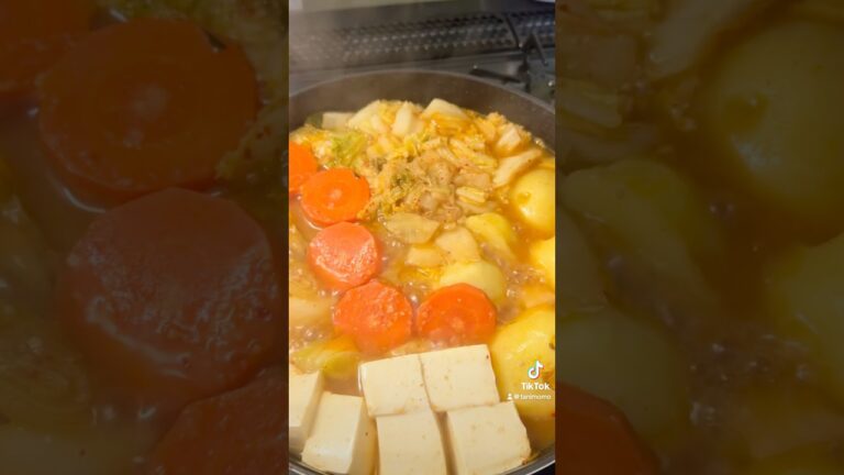 韓国では鍋にジャガイモ入れることがよくあるそうです　#キムチ鍋 #料理 #料理動画 #自炊 #韓国 #じゃがいも #cooking #Japanese food #Kimchi  #hotpot
