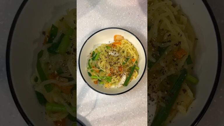 炊飯器に入れるだけ /  塩焼きそば ↓↓↓ レシピの詳細はコメントから #レシピ #簡単レシピ #炊飯器レシピ