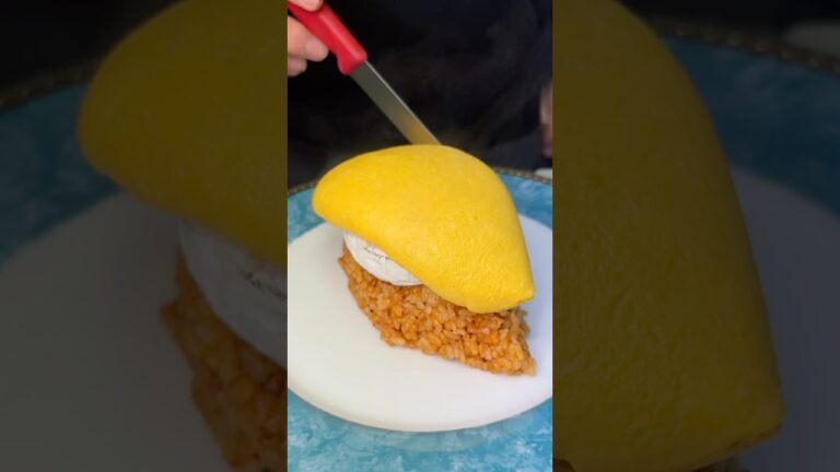 日本一に輝いた丸ごと1個チーズが乗った贅沢オムライス #たもグルメ #japanesefood