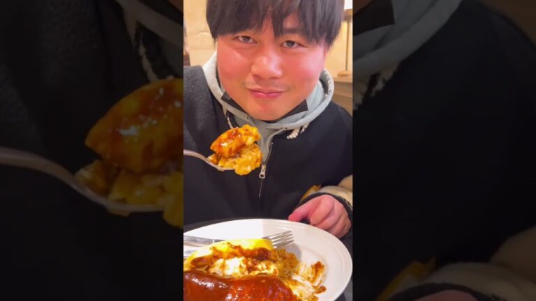 【ふわふわスフレオムライス】東京駅フランス風カフェで本格デミグラスソースと #shorts