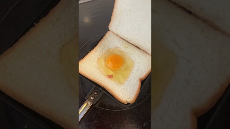 1番美味いホットサンド　THE MOST DELICIOUS HOT SANDWICH