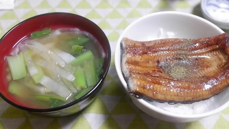 【簡単料理】小松菜と大根の味噌汁 うな丼