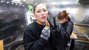 唐揚げが好きすぎて開業!?3児の美人ママが作るデカ盛り唐揚げ弁当がヤバすぎた。。。 唐揚げが好きすぎて開業!?3児の美人ママが作るデカ盛り唐揚げ弁当がヤバすぎた。。。