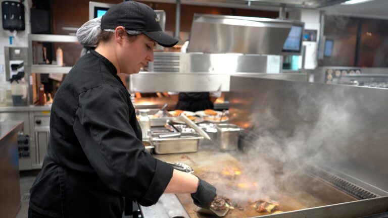 Hard Rock Cafe in Hamburg!! Kult-Restaurant für Burger seit 1971 | Аmerikanische Klassiker