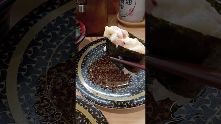 賛否あり　回転寿司🍣のサラダ系軍艦巻きって醤油はつけませんが何か?　#shorts