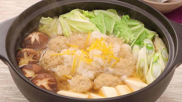 大根おろしでさっぱり♪鶏団子のみぞれ鍋