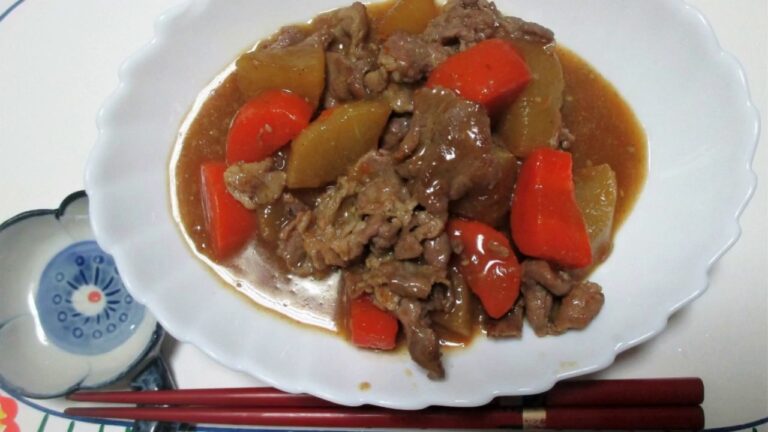 大根・にんじん・豚肉のゴマ煮⓵